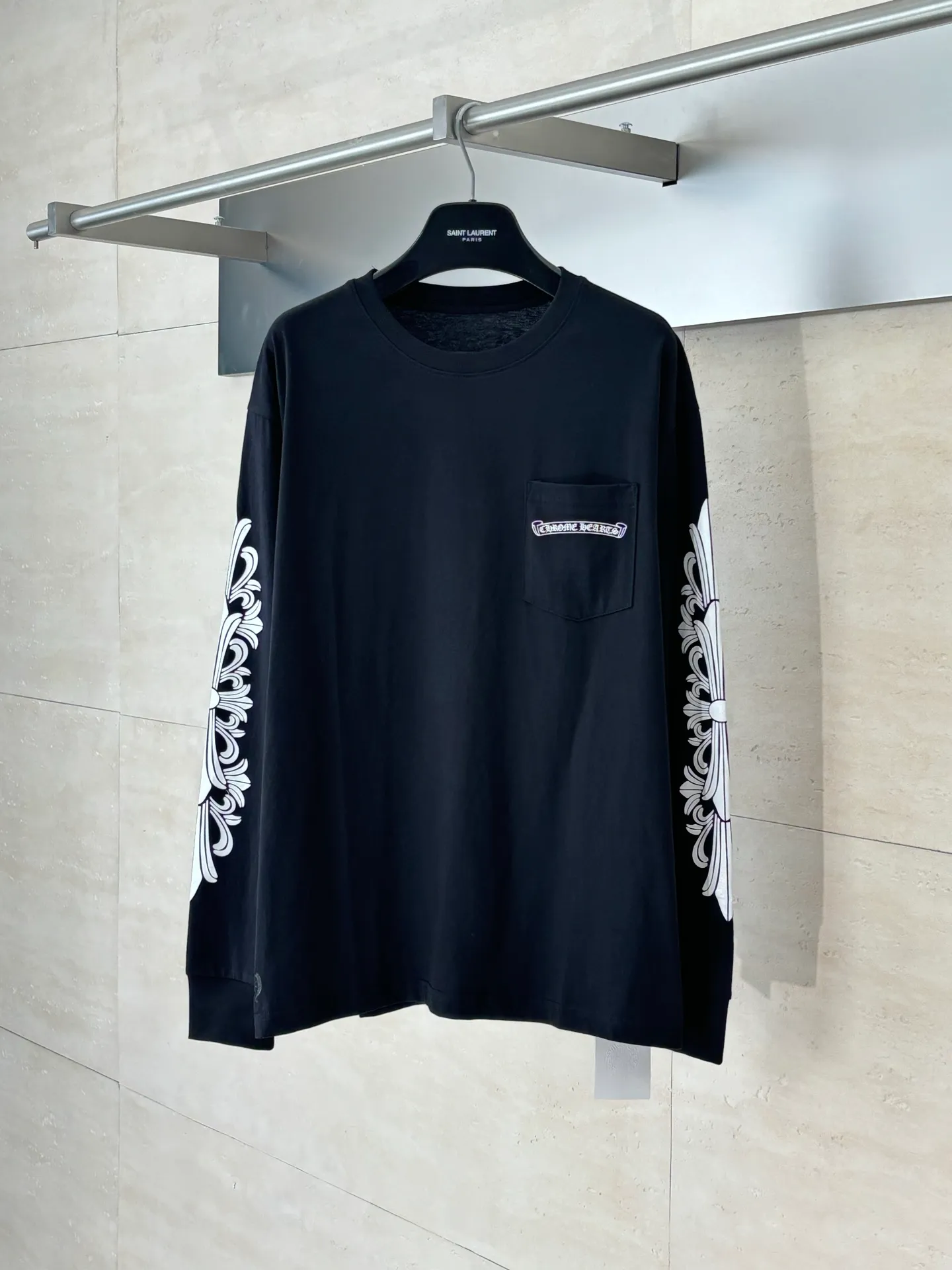 P310 Chrome Heart*/Chrome Heart CH/Aspen Graffiti limited long sleeves. The fabric is made of 26-woven 220g cotton. The printing is ink printing. Customized accessories Size: S/M/L